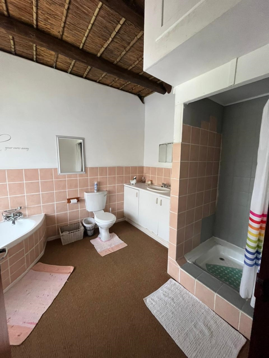 3 Bedroom Property for Sale in Cove Rock Eastern Cape